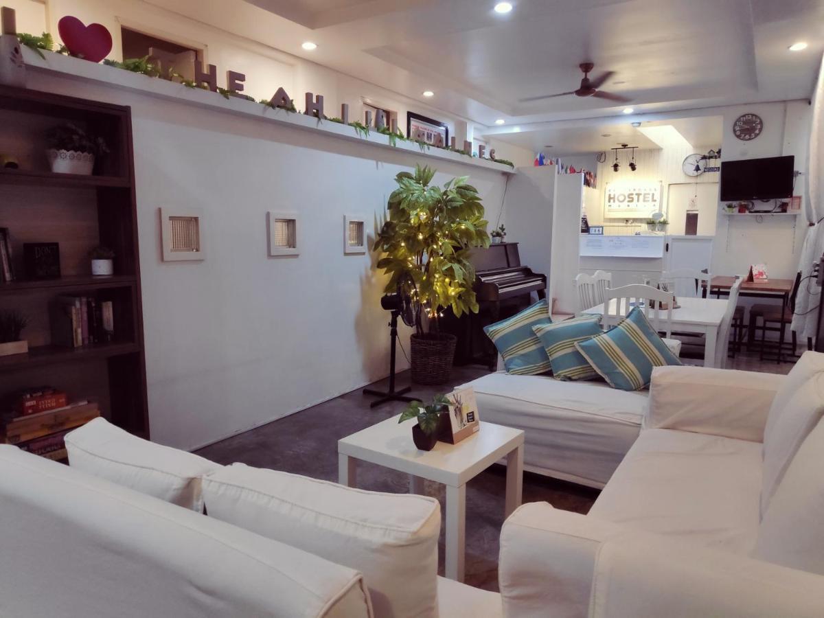 Crossroads Hostel Manila Mandaluyong Esterno foto