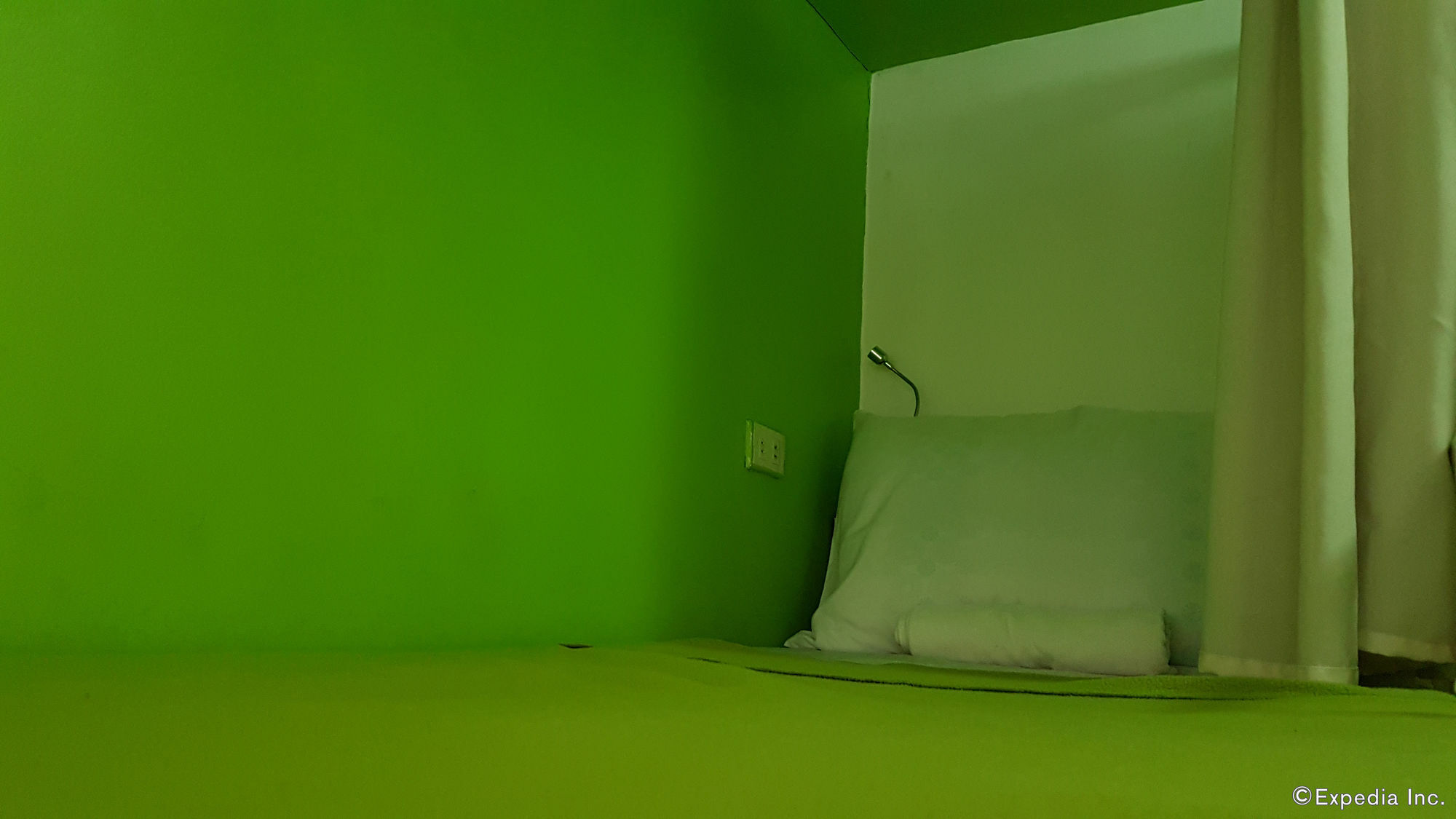 Crossroads Hostel Manila Mandaluyong Esterno foto