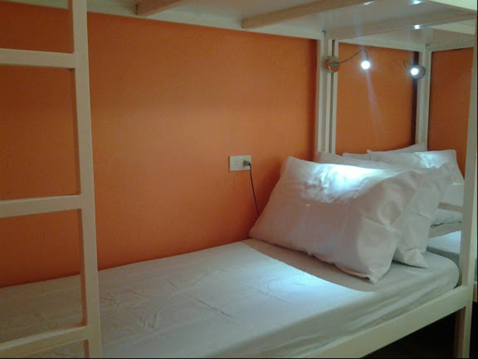 Crossroads Hostel Manila Mandaluyong Esterno foto