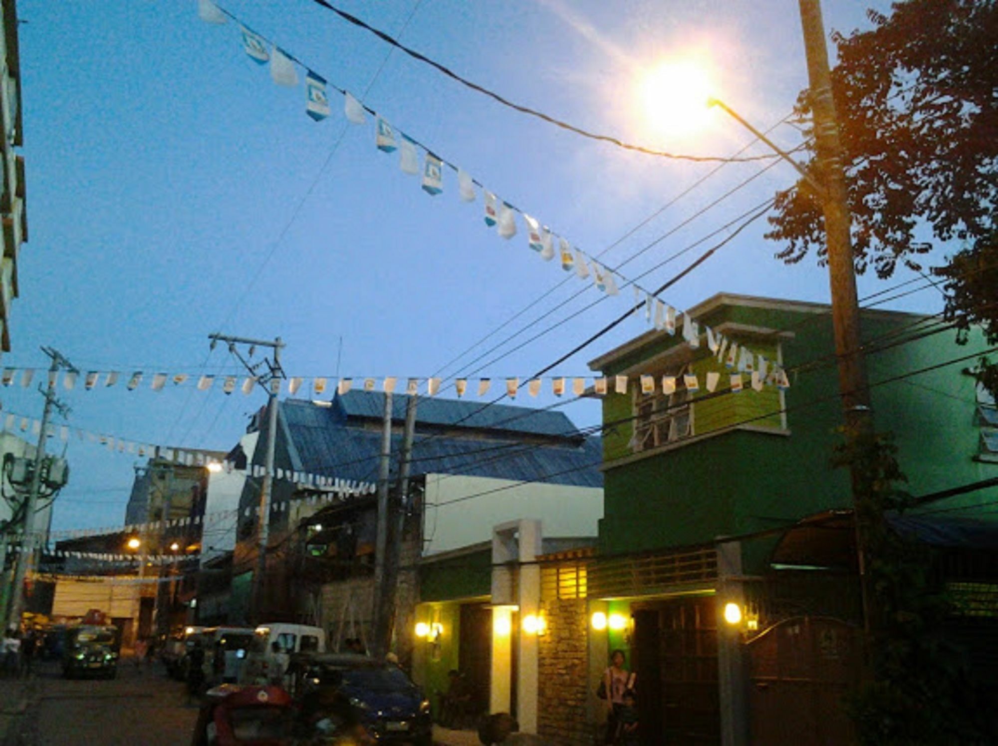 Crossroads Hostel Manila Mandaluyong Esterno foto